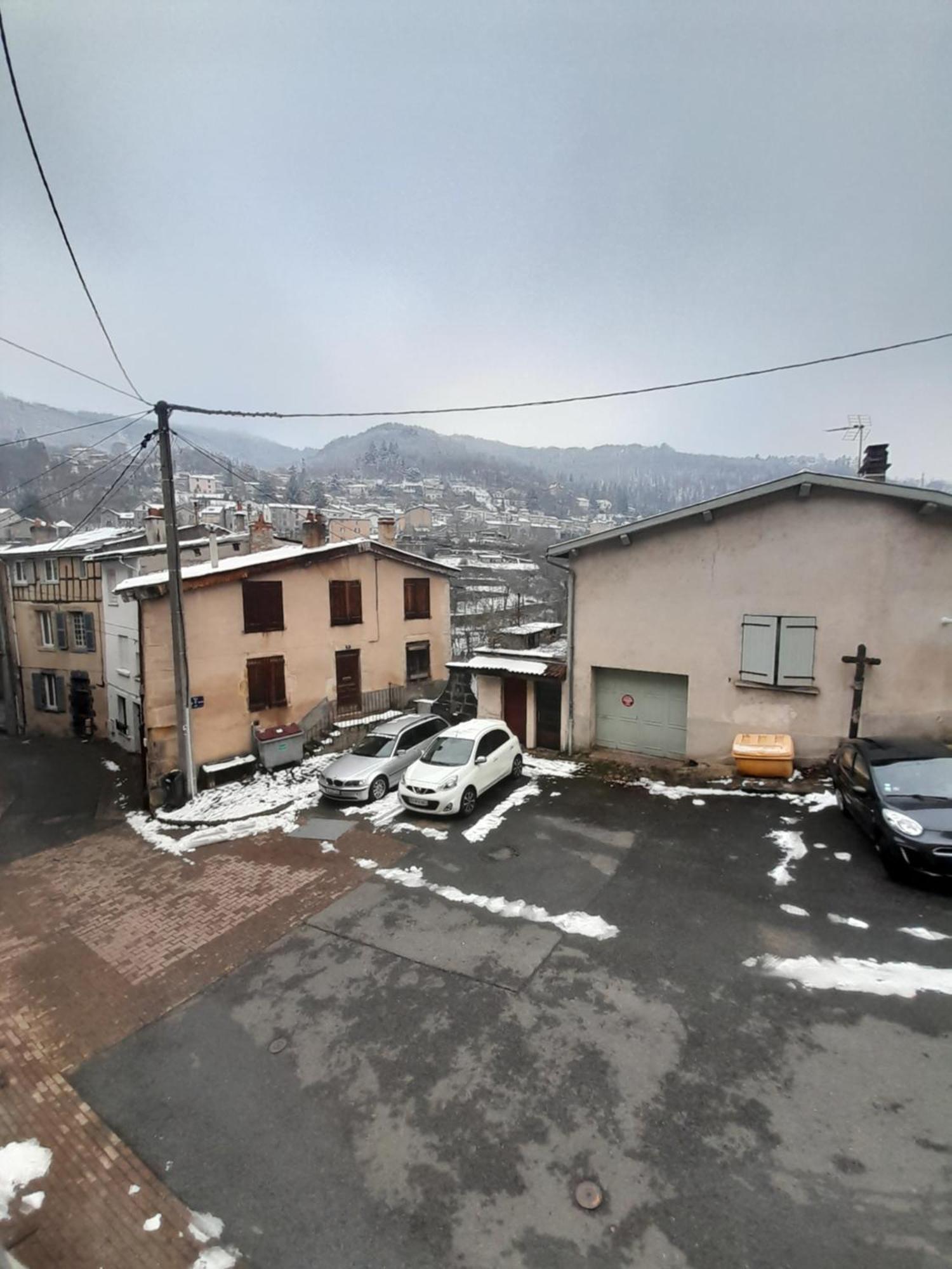 La Gabare 1 Aparthotel Thiers Exterior photo